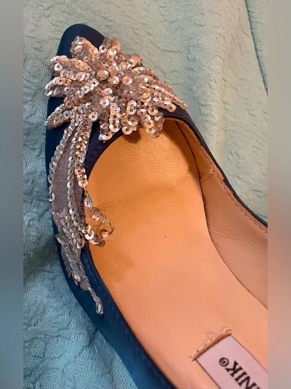 Manolo Blahnik Navy Satin Embellished Swan Pumps Size 6 - Picture 9 of 16